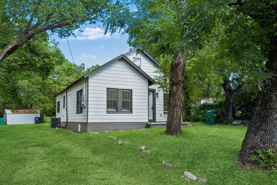 806 N Ruddell Street, Denton, TX 76209 - #3