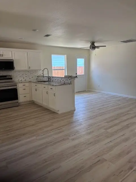 104 S Wall Street, Itasca, TX 76055 - #3