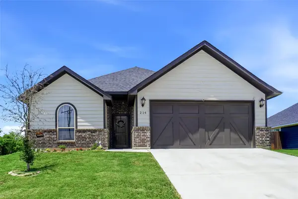 214 Clover Circle, Weatherford, TX 76086