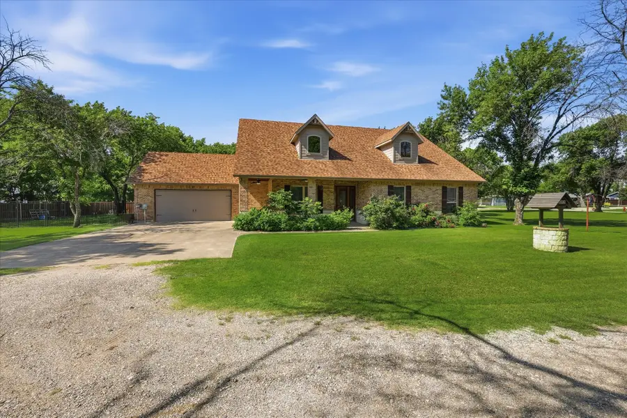 108 S Walnut Street, Roanoke, TX 76262 - #3