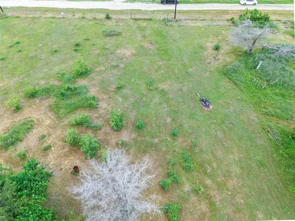 2010 Skyfall Way, Wortham, TX 76693
