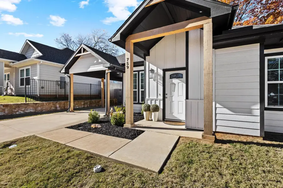 759 N Eddy Avenue, Denison, TX 75020 - #3