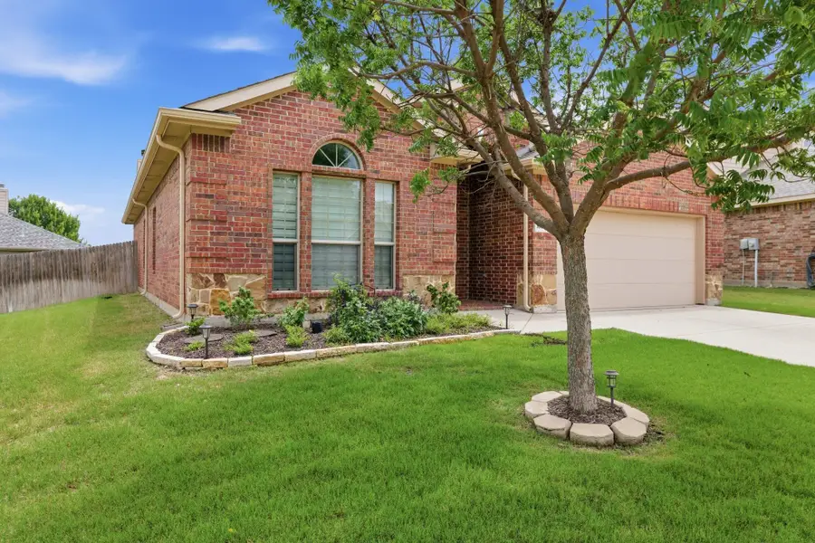 10856 Middleglen Road, Fort Worth, TX 76052 - #2