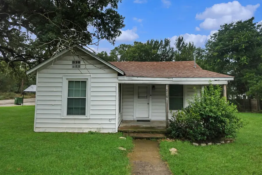 216 19th Street, Mineral Wells, TX 76067 - #2