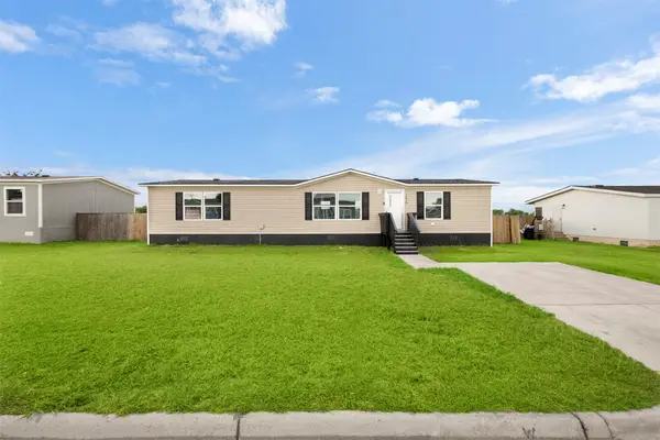 1418 Smooth Stone Drive, Cleburne, TX 76033