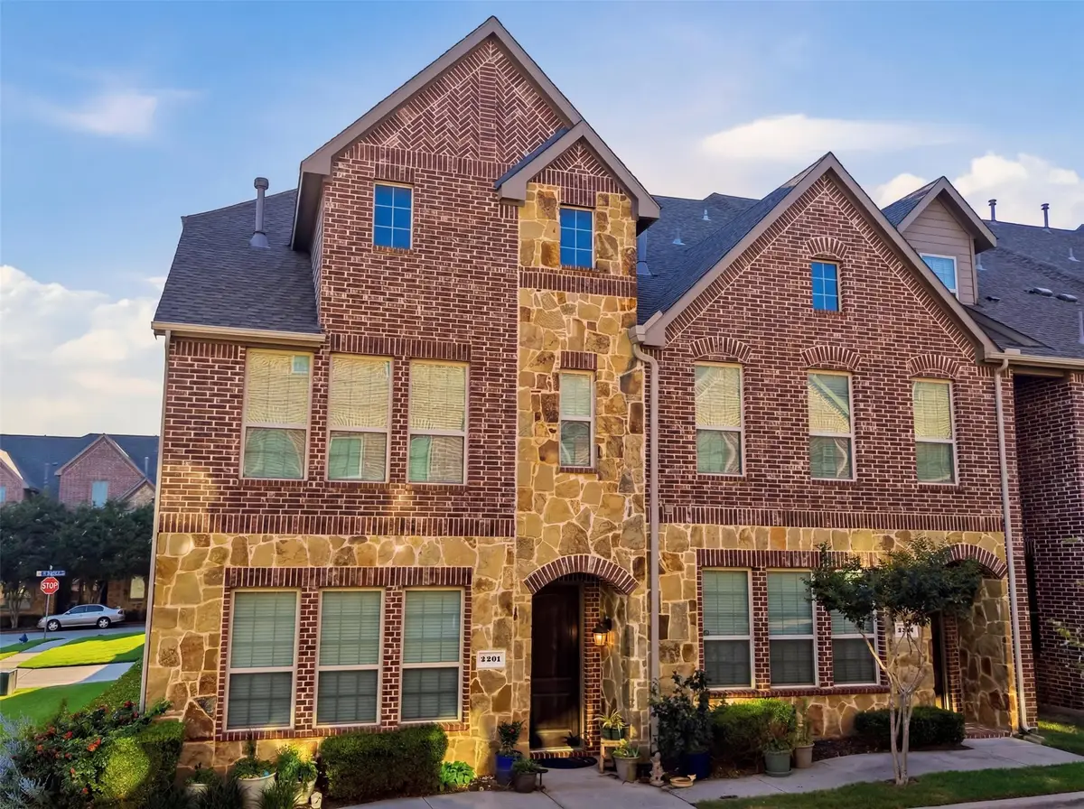 4401 Fisk Lane, Carrollton, TX 75010 - #1