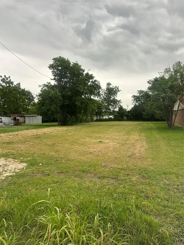 316 E Davis Street, Howe, TX 75459