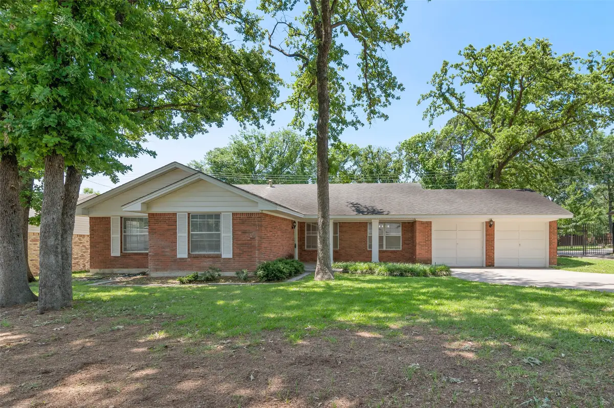 2202 Foxcroft Circle, Denton, TX 76209 - #1