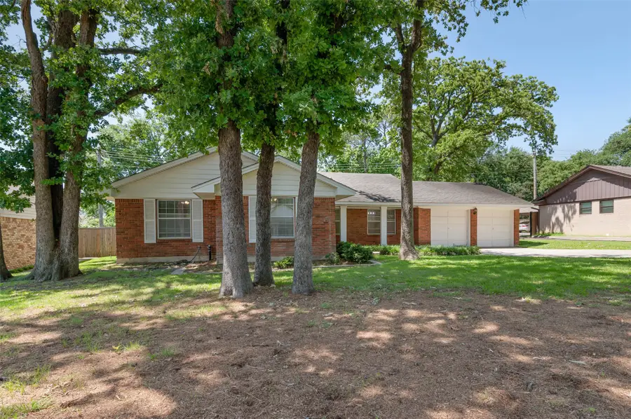 2202 Foxcroft Circle, Denton, TX 76209 - #3