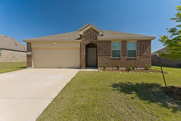 1237 Almond Road, Azle, TX 76020