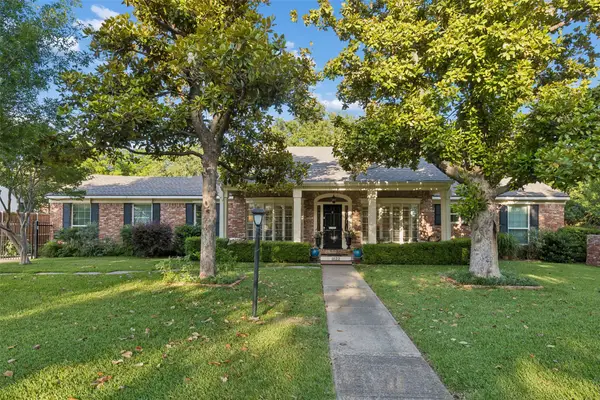 11122 Candlelight Lane, Dallas, TX 75229