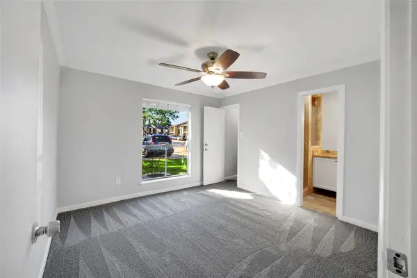 3300 Pebblebrook Drive #109, Seabrook, TX 77586