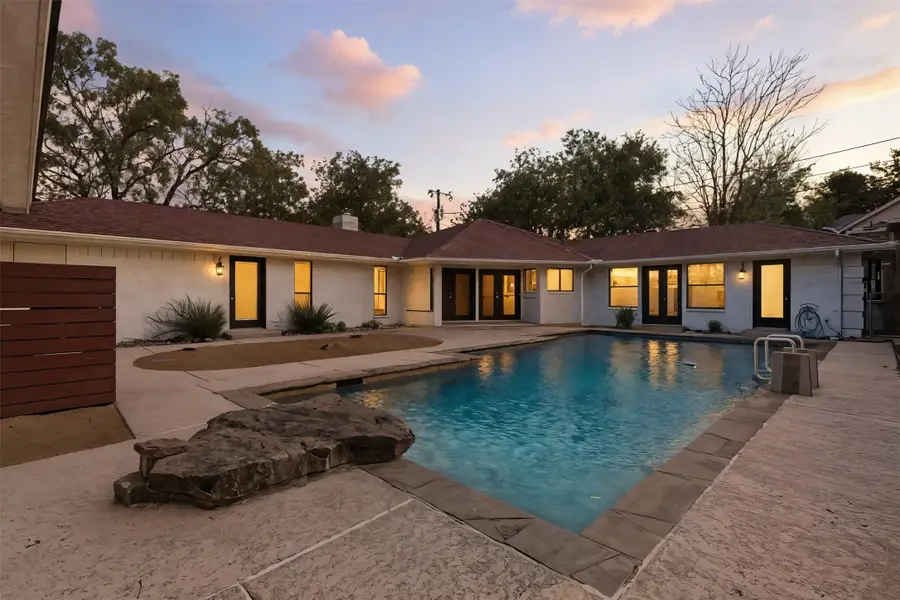2201 Mistletoe Boulevard, Fort Worth, TX 76110 - #3