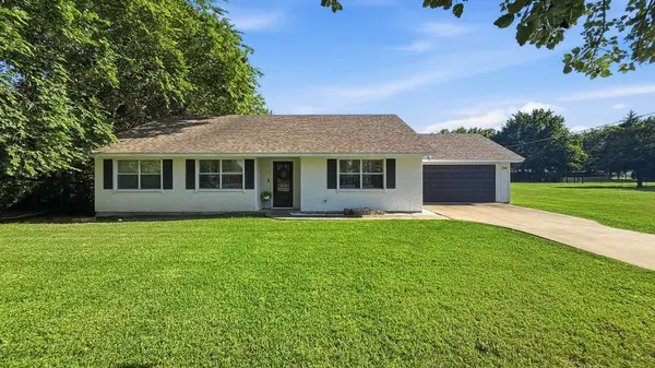 704 W Bells Boulevard, Bells, TX 75414