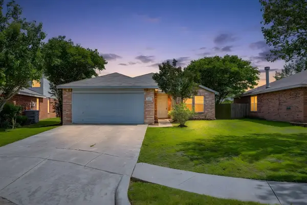 3855 Hunters Point Way, Fort Worth, TX 76123