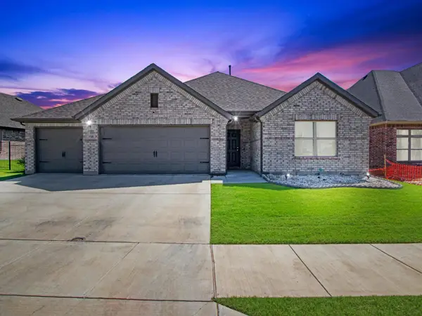 3541 Redbud Flower Trail, Prairie Ridge, TX 76084