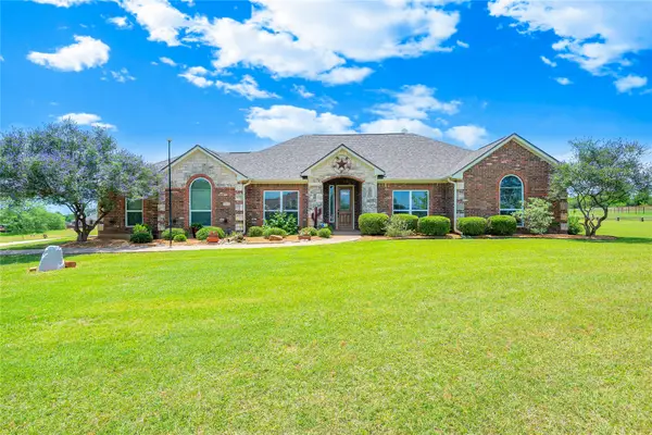 109 Falcons Eye Court, Weatherford, TX 76087