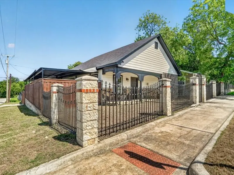3026 N Hampton Street, Fort Worth, TX 76106 - #3