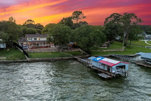 12310 Lake Forest Drive, Azle, TX 76020