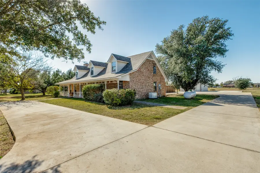 20240 Willow Glade Circle, Pilot Point, TX 76258 - #2