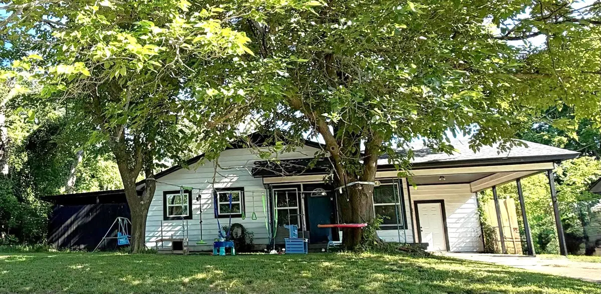 2028 E Jones Street, Sherman, TX 75090 - #1