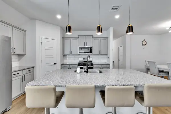 9813 Tinsley Street, Aubrey, TX 76227
