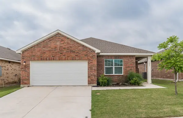 1637 Shadow Hawk Drive, Fort Worth, TX 76052