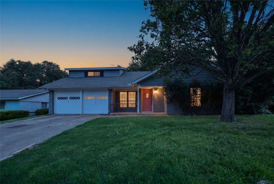744 Willow Street, Hurst, TX 76053 - #2