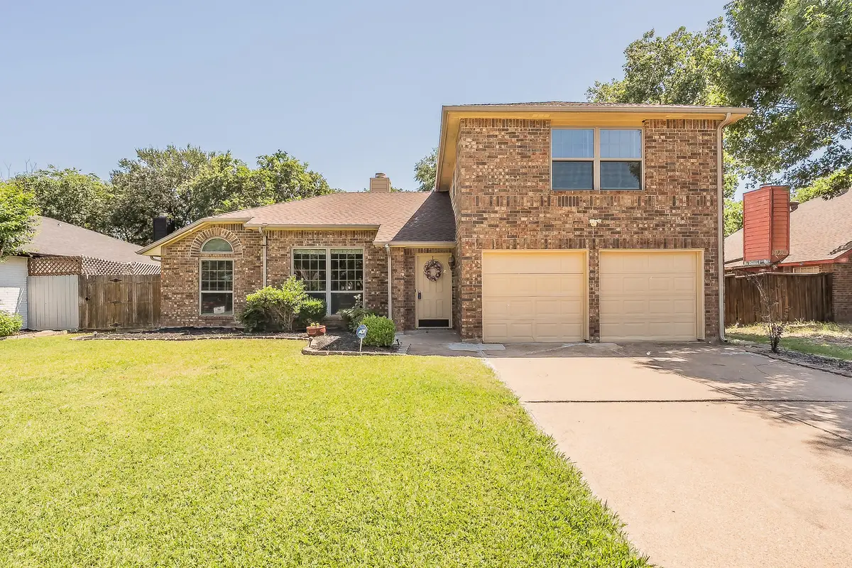829 Brentwood Drive, Grand Prairie, TX 75052 - #1