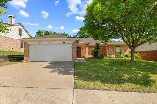 10609 Cobblestone Drive, Benbrook, TX 76126