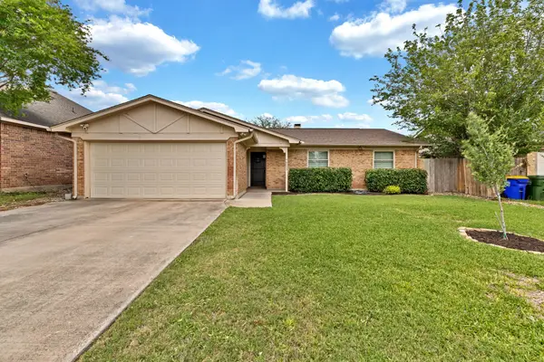 6553 Blue Grass Drive, Watauga, TX 76148