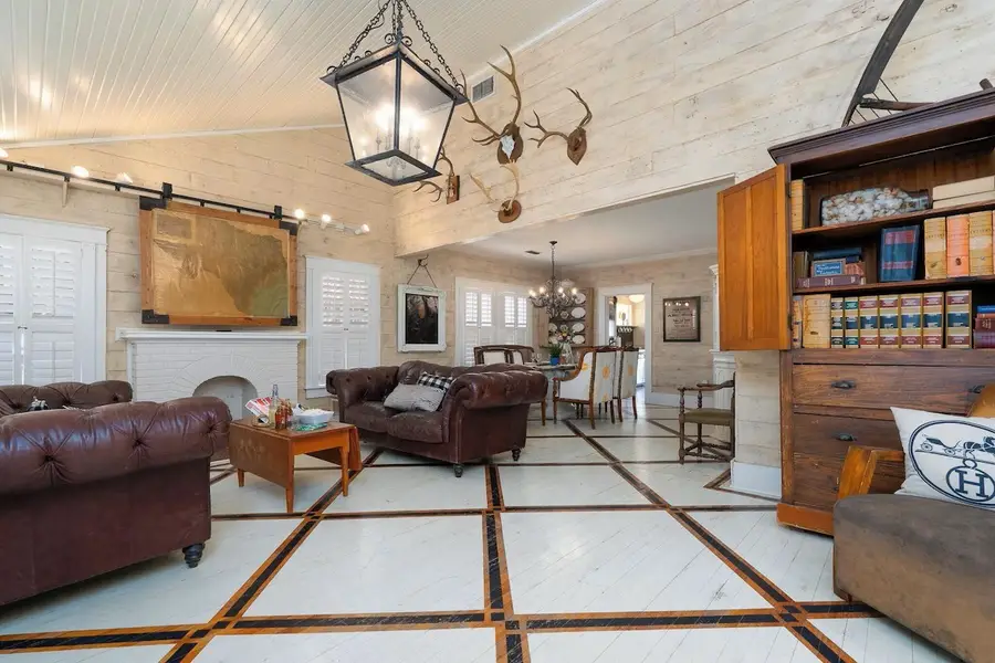 1033 Highland Avenue, Abilene, TX 79605 - #2