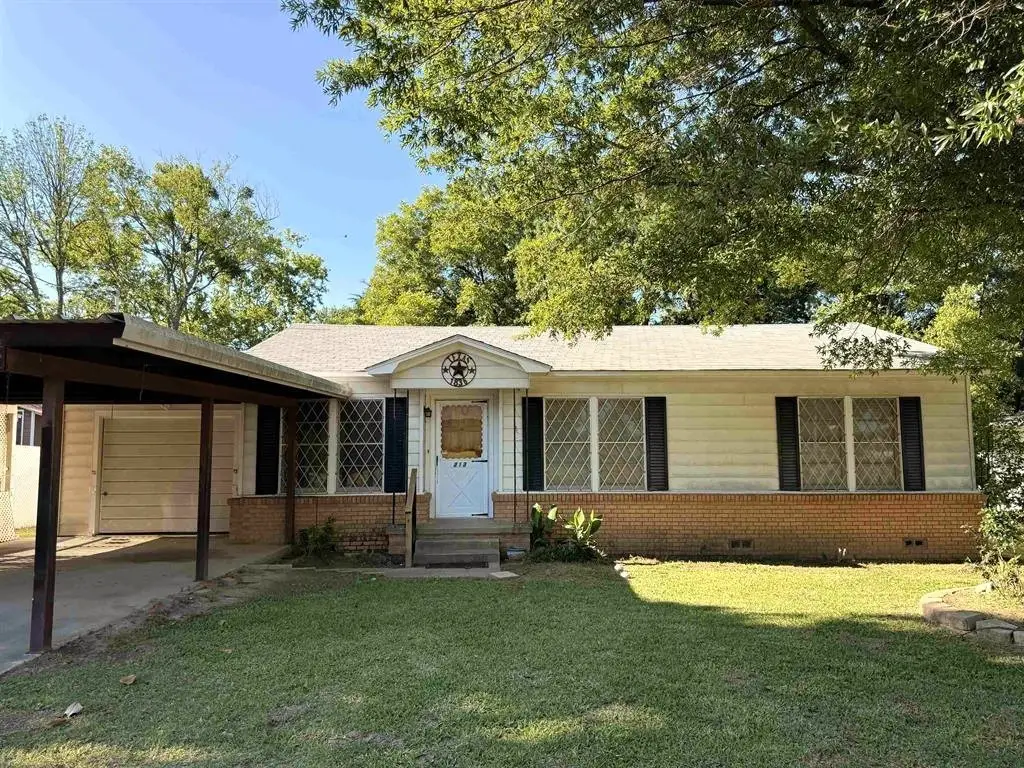 213 E Magnolia Dr, Mount Pleasant, TX 75455 - #1