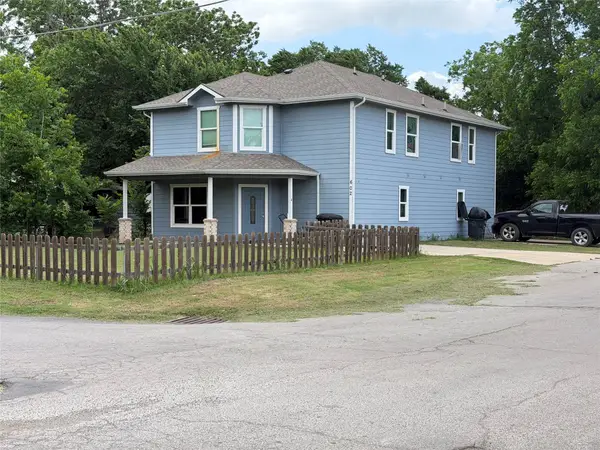 602 Sabine Avenue, Cleburne, TX 76031