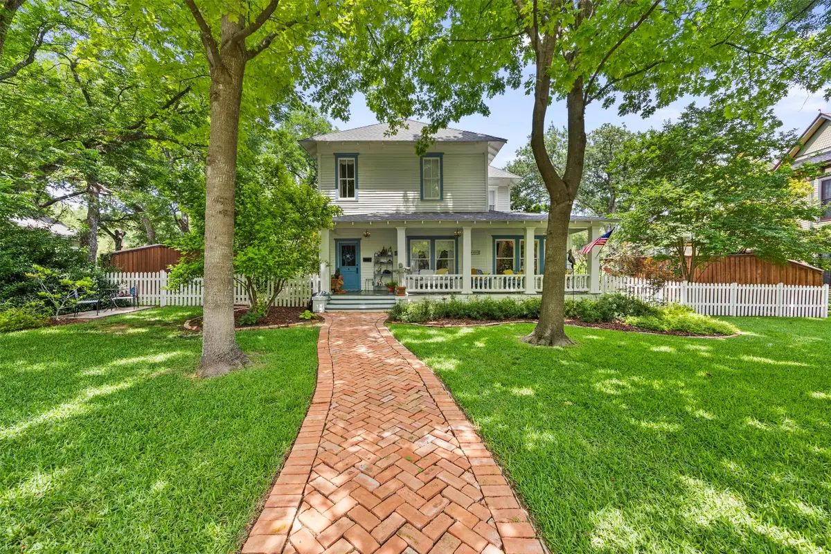 604 W Jefferson Street, Waxahachie, TX 75165 - #1