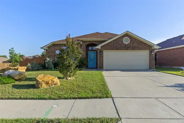 9236 Jason Drive, White Settlement, TX 76108