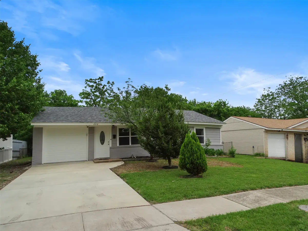 202 E Cober Drive, Grand Prairie, TX 75051 - #1