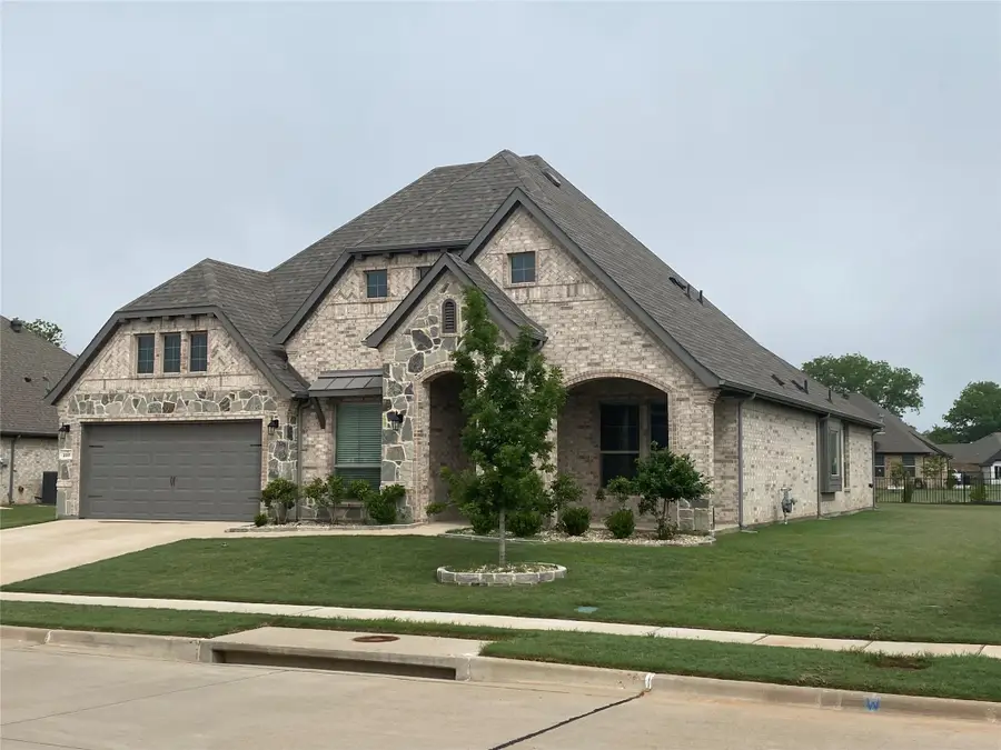209 Johnson Street, Granbury, TX 76048 - #2