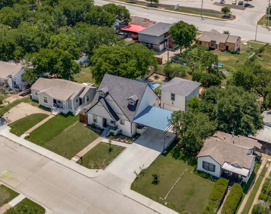 2666 Burton Avenue, Fort Worth, TX 76105 - #2