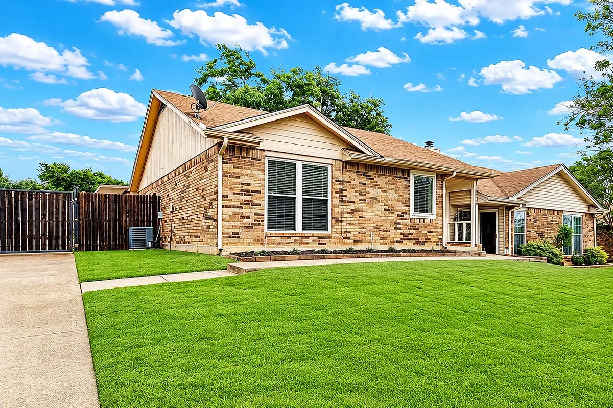 3000 Timothy Lane, Euless, TX 76039 - #1