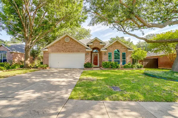 108 Hollywood Boulevard, Euless, TX 76040