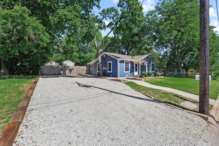 1208 Mill Street, Gainesville, TX 76240 - #2
