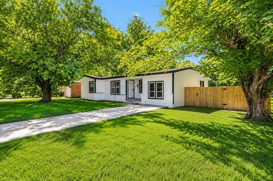 5400 Purington Avenue, Fort Worth, TX 76112 - #2