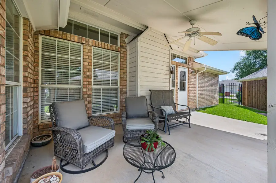 2732 Crystal Glenn Circle, Hurst, TX 76054 - #3