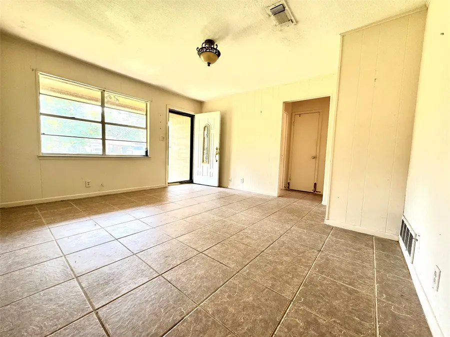 560 26th Street Sw, Paris, TX 75460 - #2