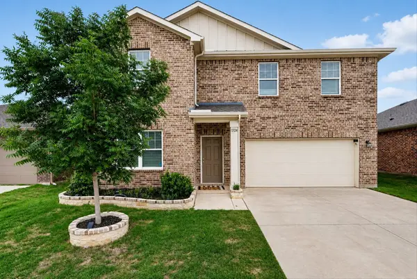 1324 Fleckman Drive, Fort Worth, TX 76052
