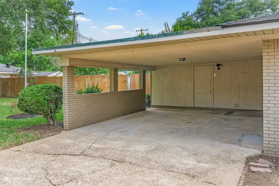 2214 Wakefield Avenue, Bossier City, LA 71111 - #3