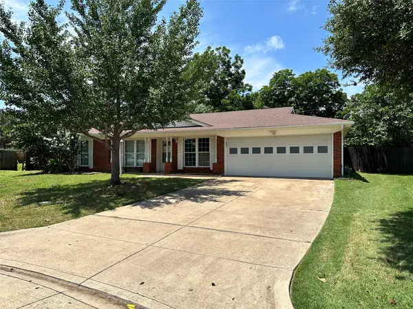 2108 Lejuan Court, Arlington, TX 76010