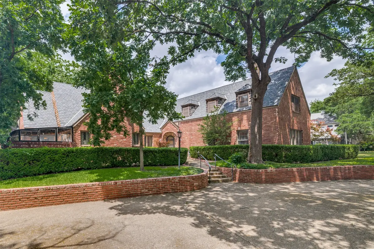 2501 W Prairie Creek Drive, Richardson, TX 75080 - #1