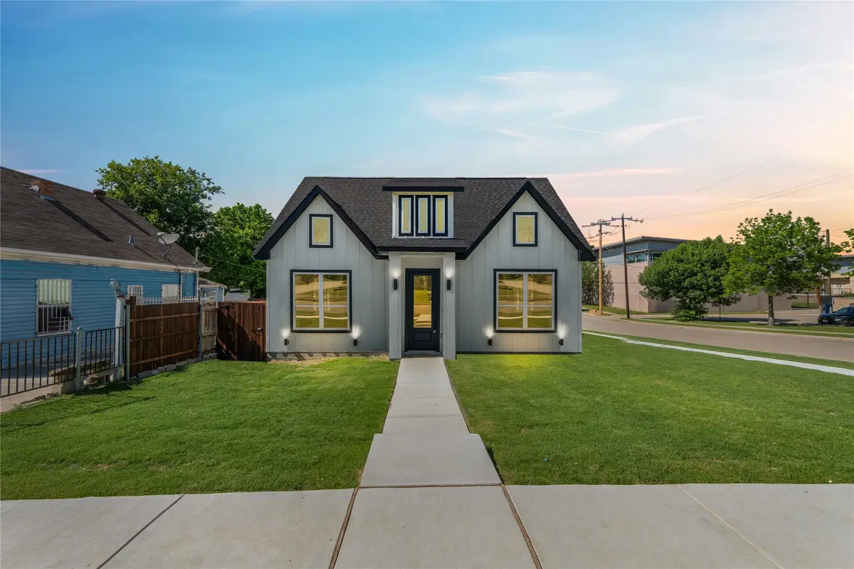 3021 Avenue J, Fort Worth, TX 76105 - #1